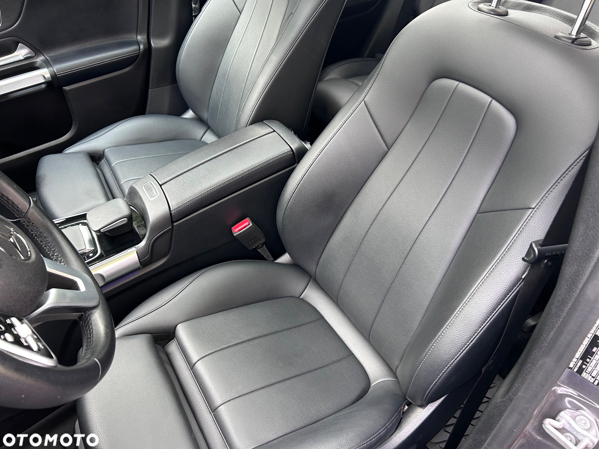 Mercedes-Benz GLB 250 4-Matic 8G-DCT - 13