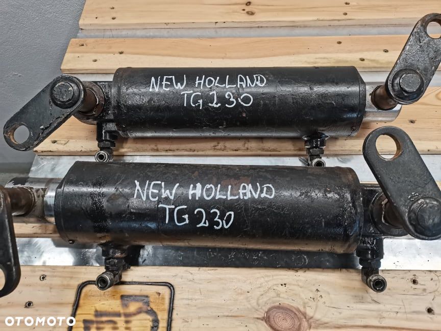 New Holland TG .... Siłowniki podnośnika - 1