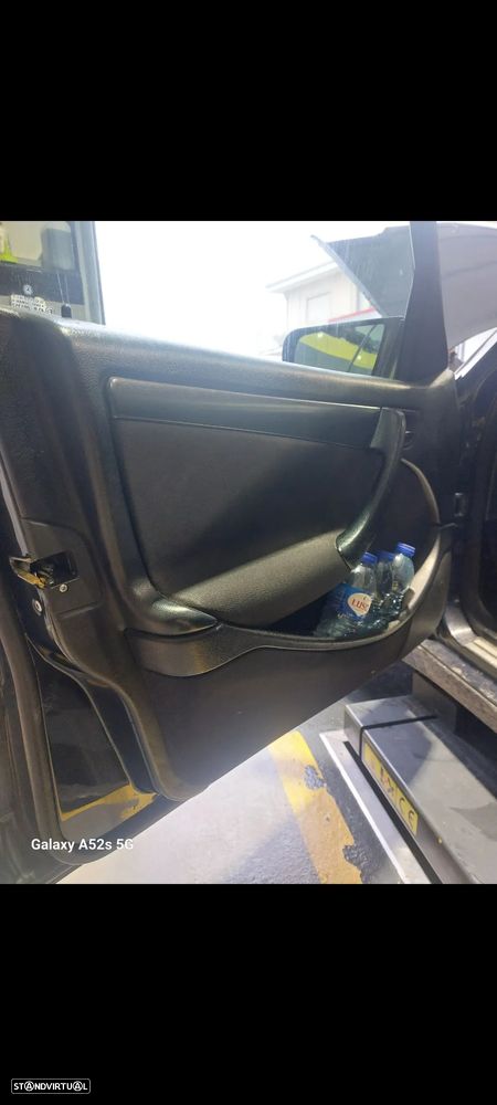 Mercedes-Benz C 200 - 6