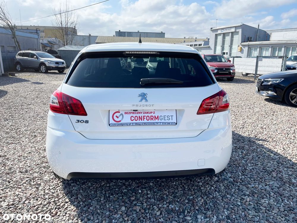 Peugeot 308 - 8