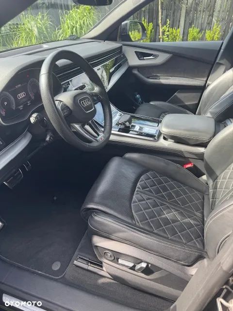 Audi Q8 - 8