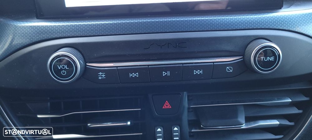 Ford Focus 1.0 EcoBoost Active X - 30