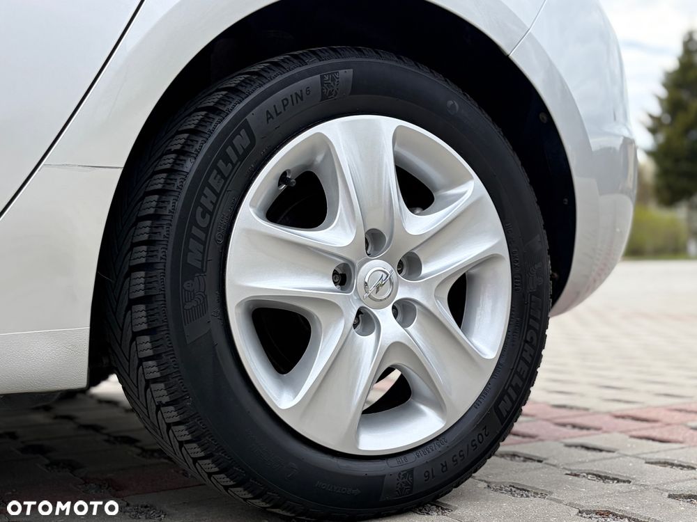 Opel Astra 1.0 T Dynamic S&S - 30