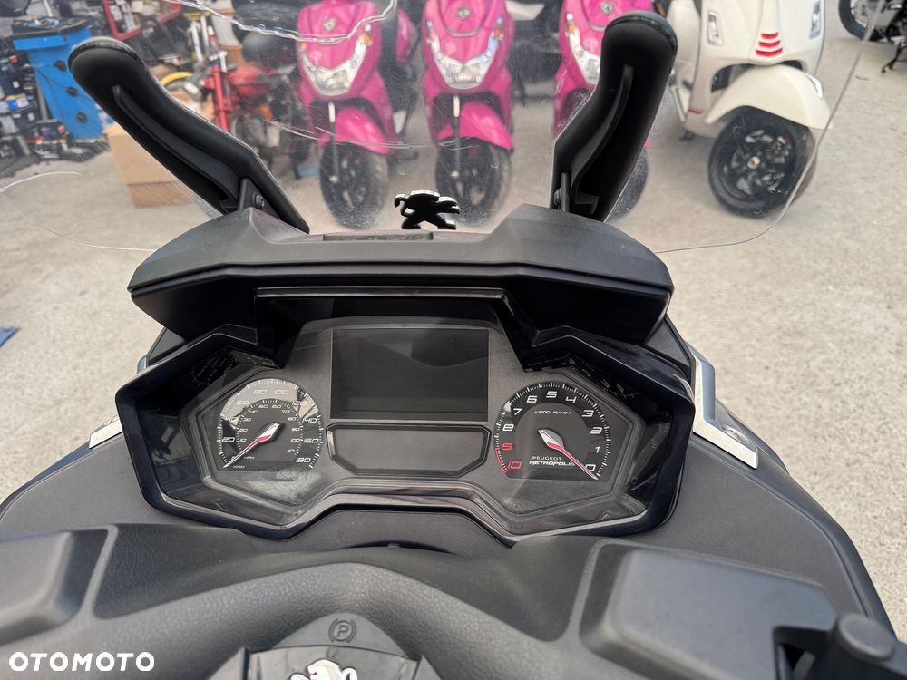 Peugeot Metropolis - 15