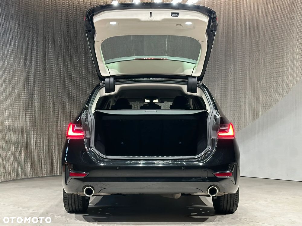 BMW Seria 3 320d xDrive Sport Line - 10