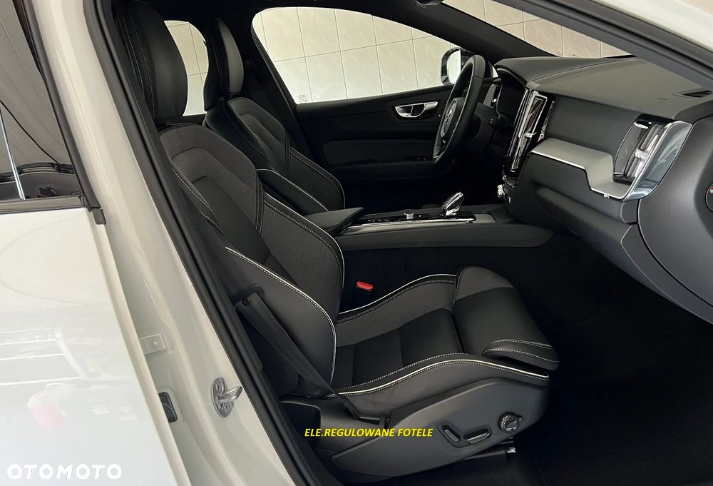 Volvo XC 60 B4 B Plus Dark - 16