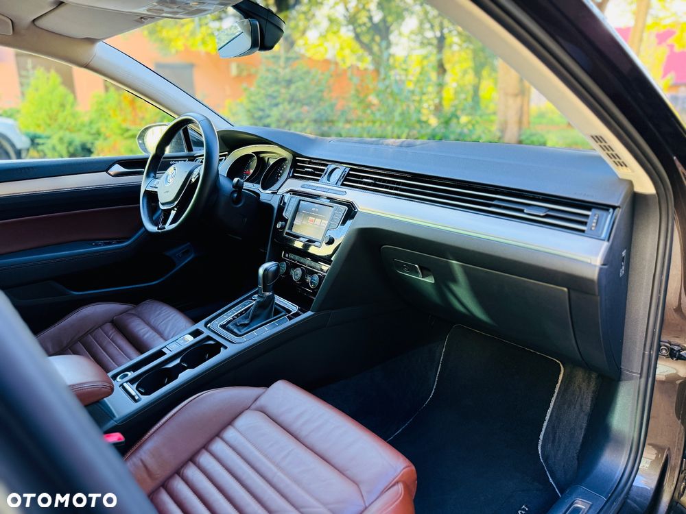 Volkswagen Passat 2.0 TDI BMT 4Mot Highline DSG - 16