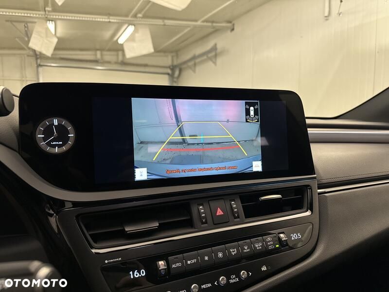 Lexus ES 300h F Sport Edition - 17
