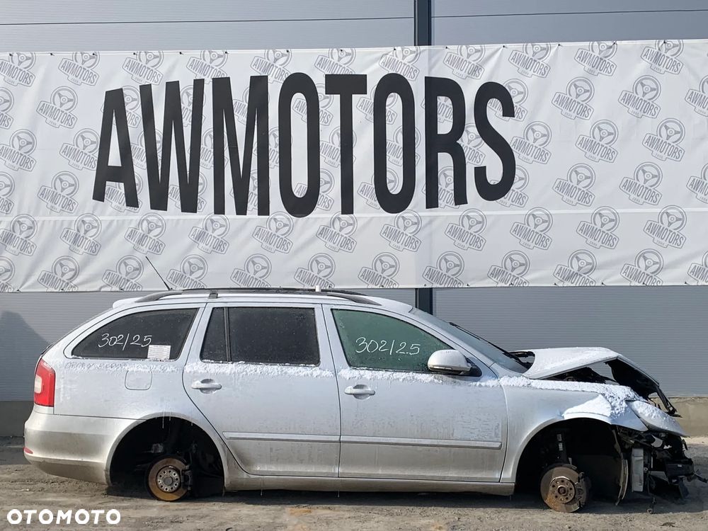 SKODA OCTAVIA 2011 *SAMOCHÓD NA CZĘŚCI* 4080 MASKA, LAMPA, DRZWI, LUSTERKO, ZDERZAK, GRILL, BŁOTNIK, KLAPA, BELKA, DESKA, FOTELE, KANAPA, ĆWIARTKA KIEROWNICA, TARCZE, ZACISKI, ZAWIESZENIE, KOMPLETNY PRZÓD, KOMPLETNY TYŁ, LICZNIK, ZEGARY, PRAWE LEWE PRZÓD TYŁ