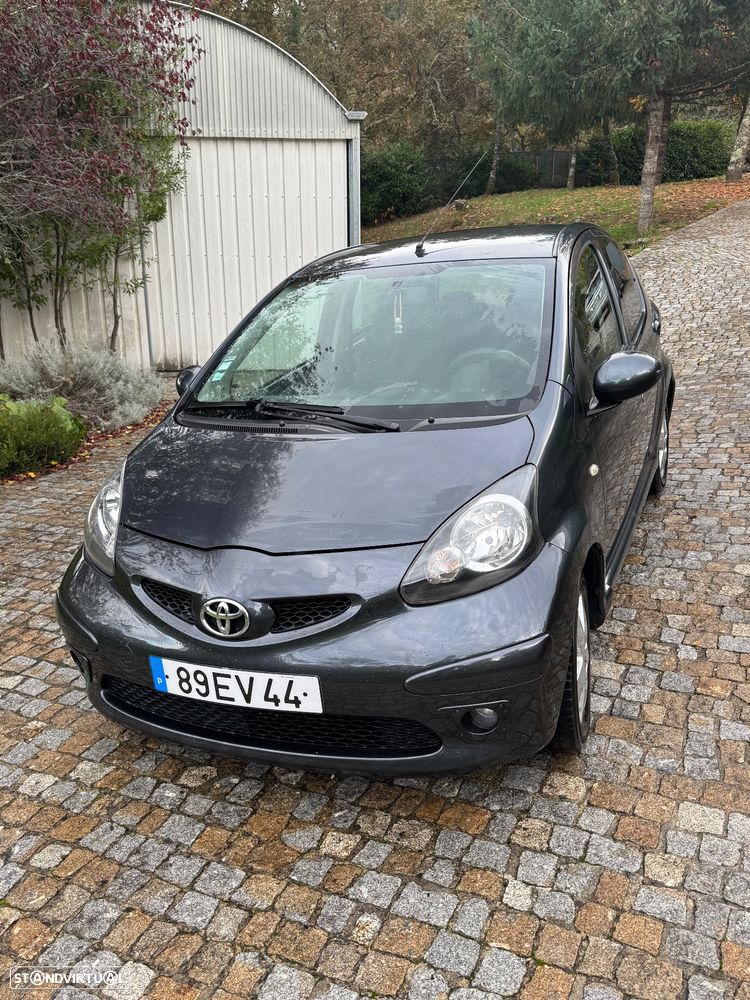 Toyota Aygo - 1