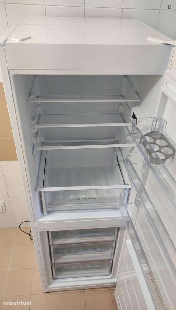 Quarto - localizado em Almada Lisbon - Grande imagem: 5/14