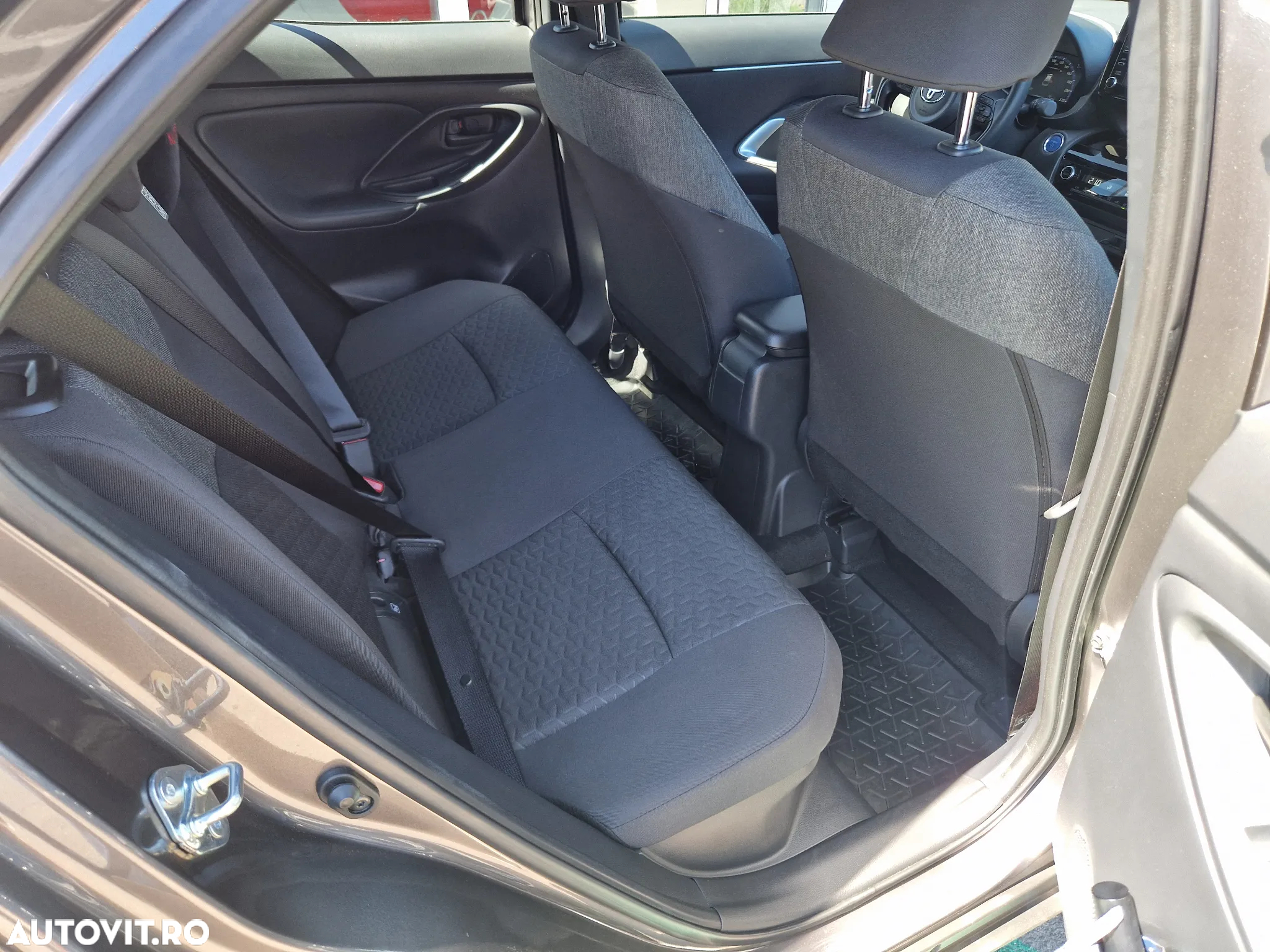 Toyota Yaris 1.5 VVT-i HSD Dynamic - 16