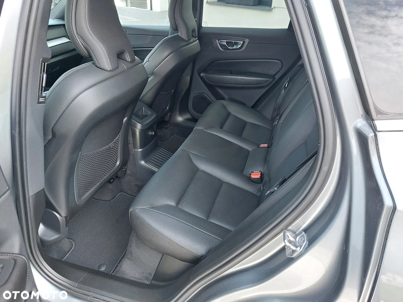 Volvo XC 60 T8 Twin Engine AWD Geartronic Momentum - 19