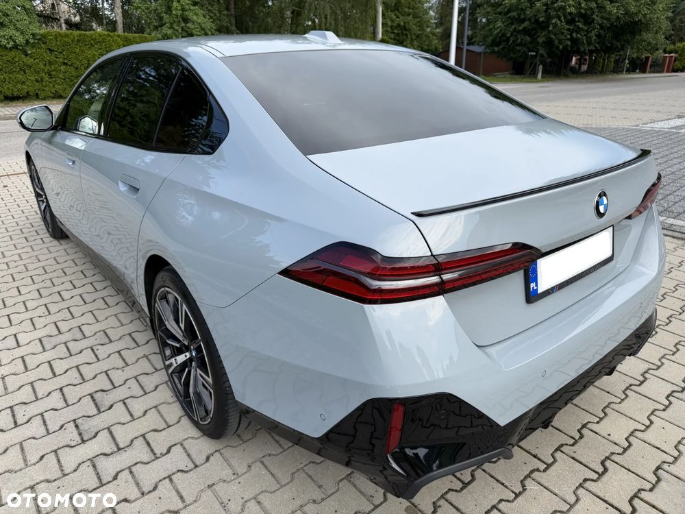 BMW Seria 5 ver-520d-xdrive-mhev-m-sport - 23