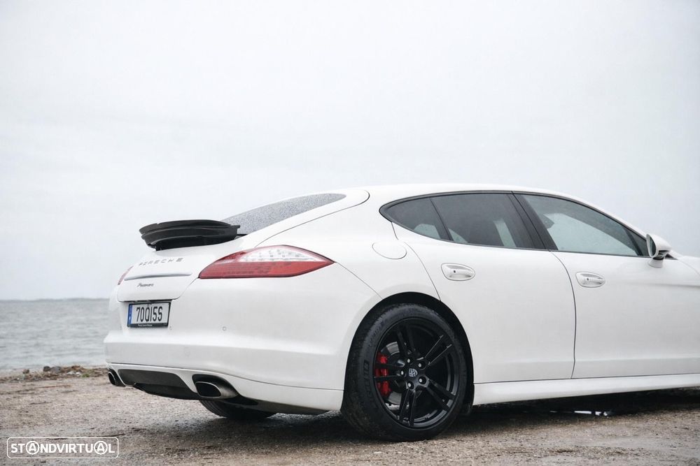 Porsche Panamera Platinum Edition - 6