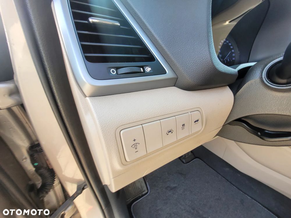 Hyundai Tucson 2.0 CRDI BlueDrive GO Plus 2WD - 20