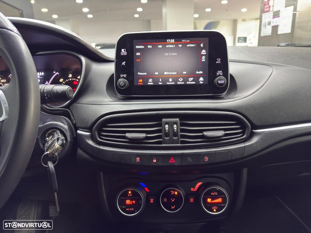 Fiat Tipo Station Wagon 1.6 M-Jet Lounge Tech J17 - 13