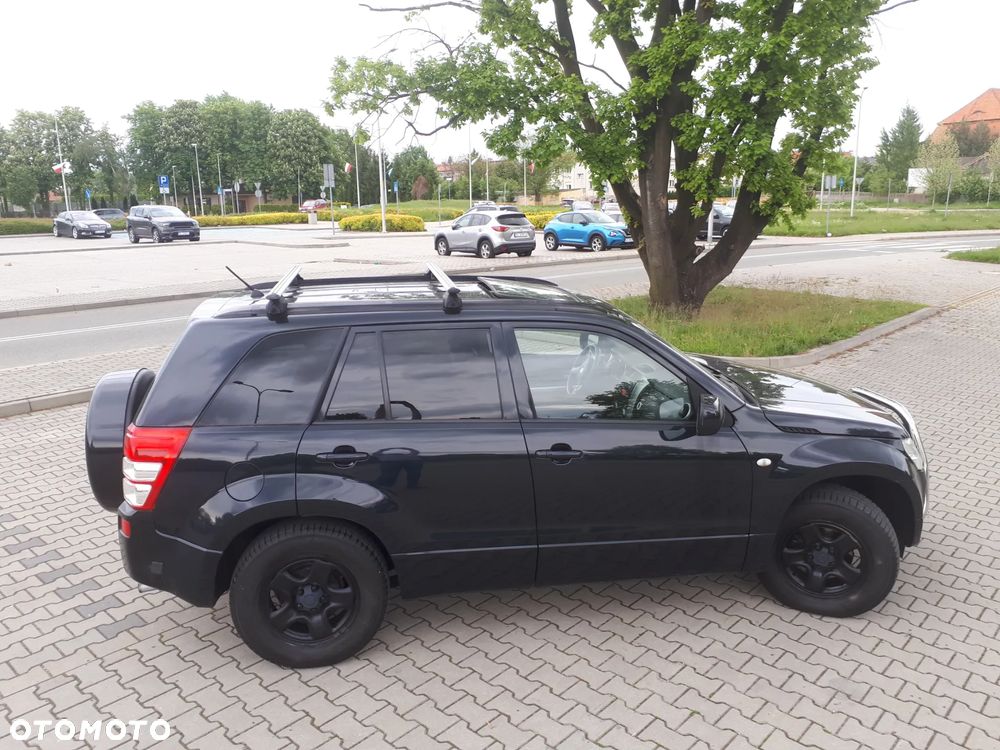 Suzuki Grand Vitara 2.0 Club Family - 18