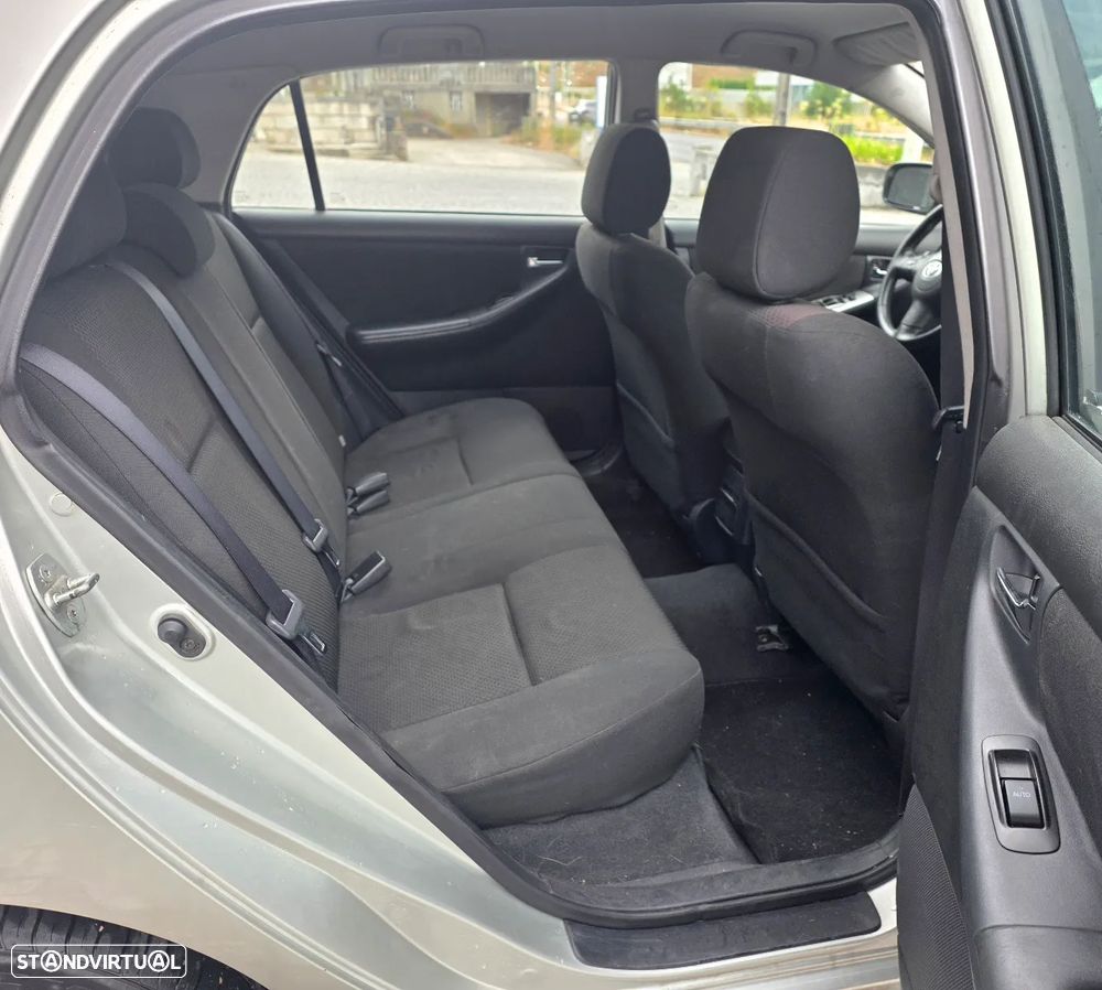 Toyota Corolla 1.4 D-4D - 12
