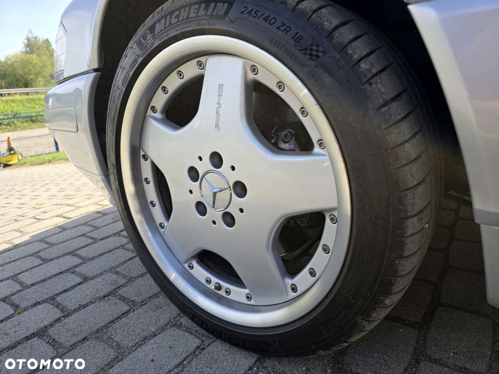 Mercedes-Benz SL - 26