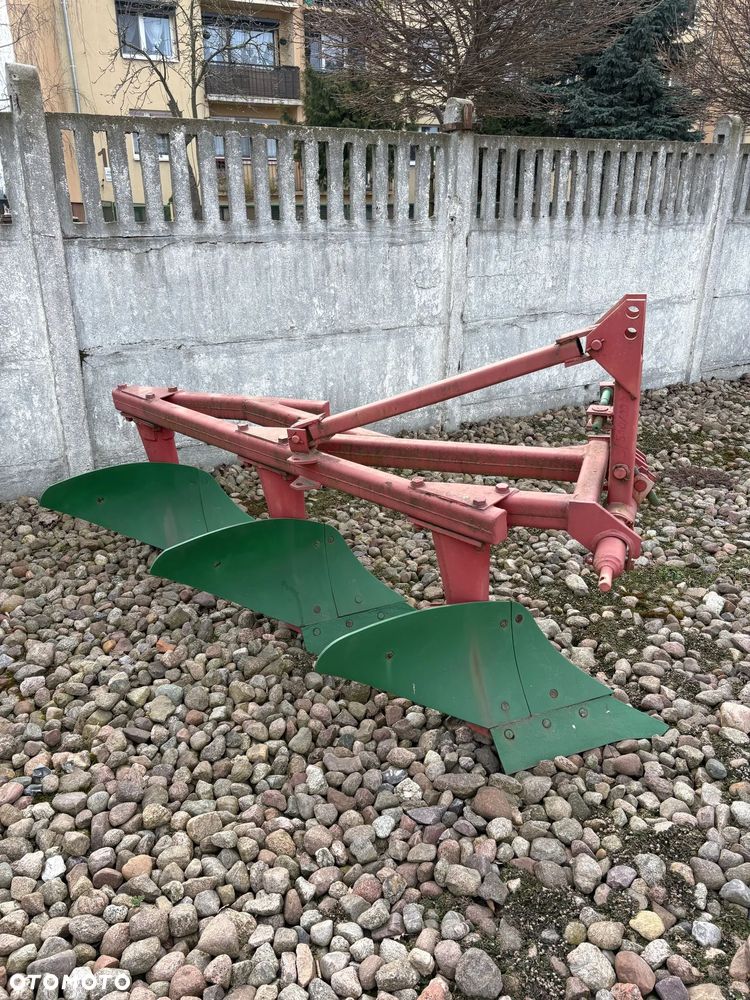 Inny Pług 3-skibowy