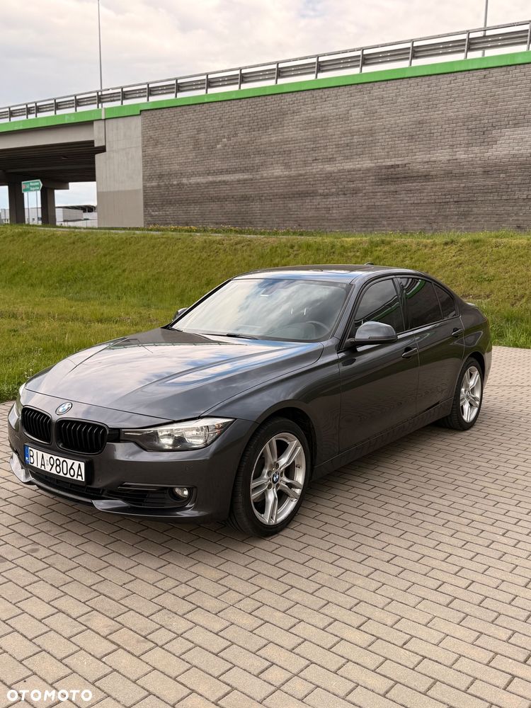 BMW Seria 3 330i xDrive - 9
