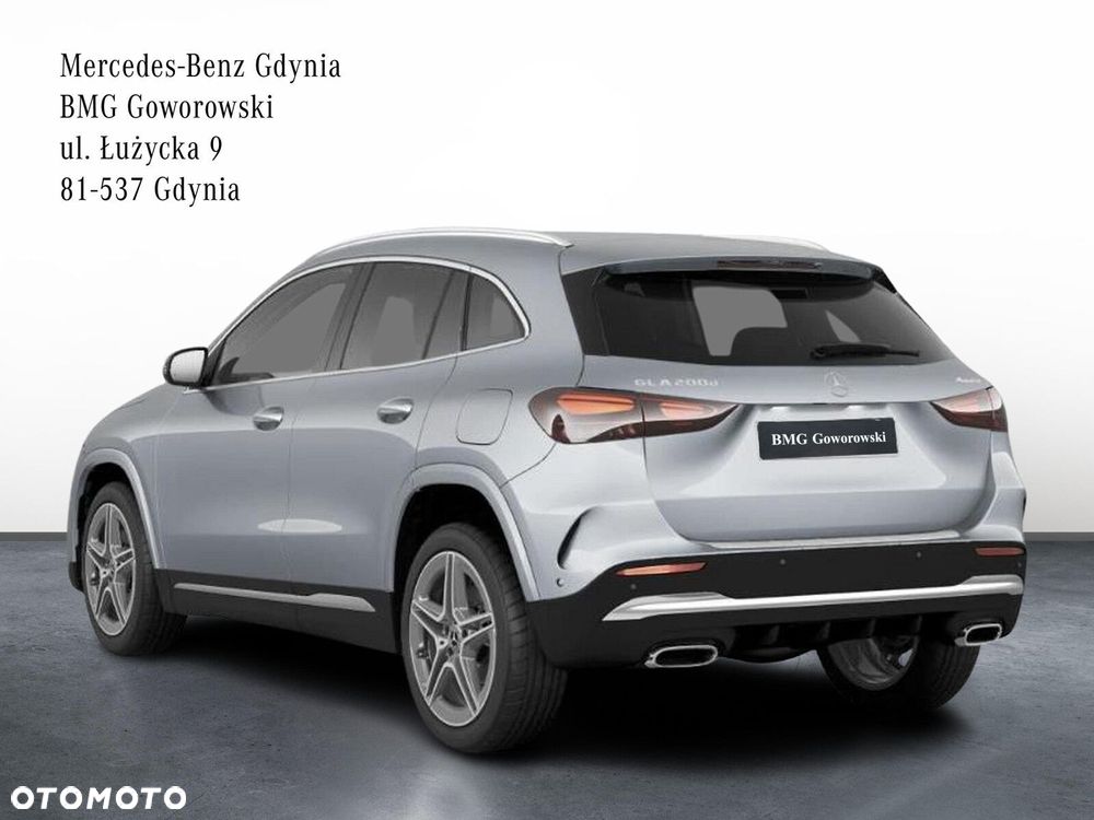 Mercedes-Benz GLA - 4