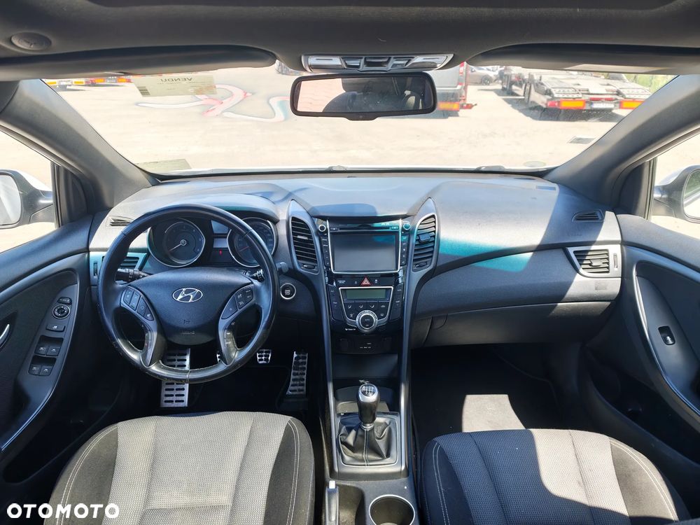 Hyundai i30 1.6 CRDi Fifa World Cup Edition - 8
