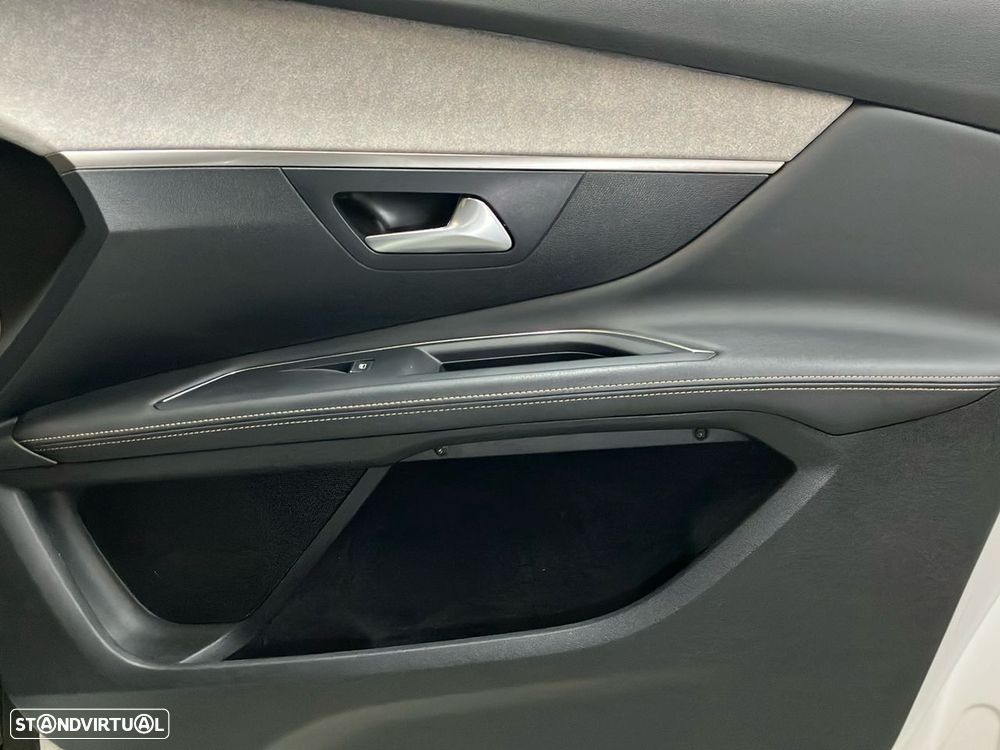 Peugeot 3008 1.6 Hybrid4 GT Pack e-EAT8 - 24