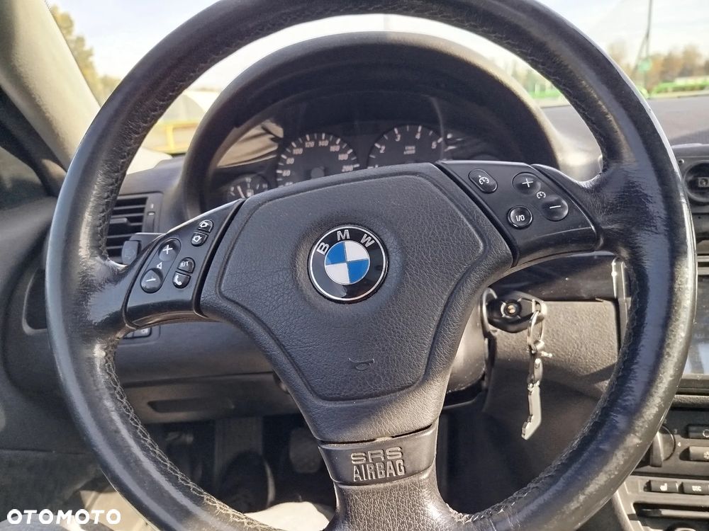BMW Seria 3 323 CI - 10