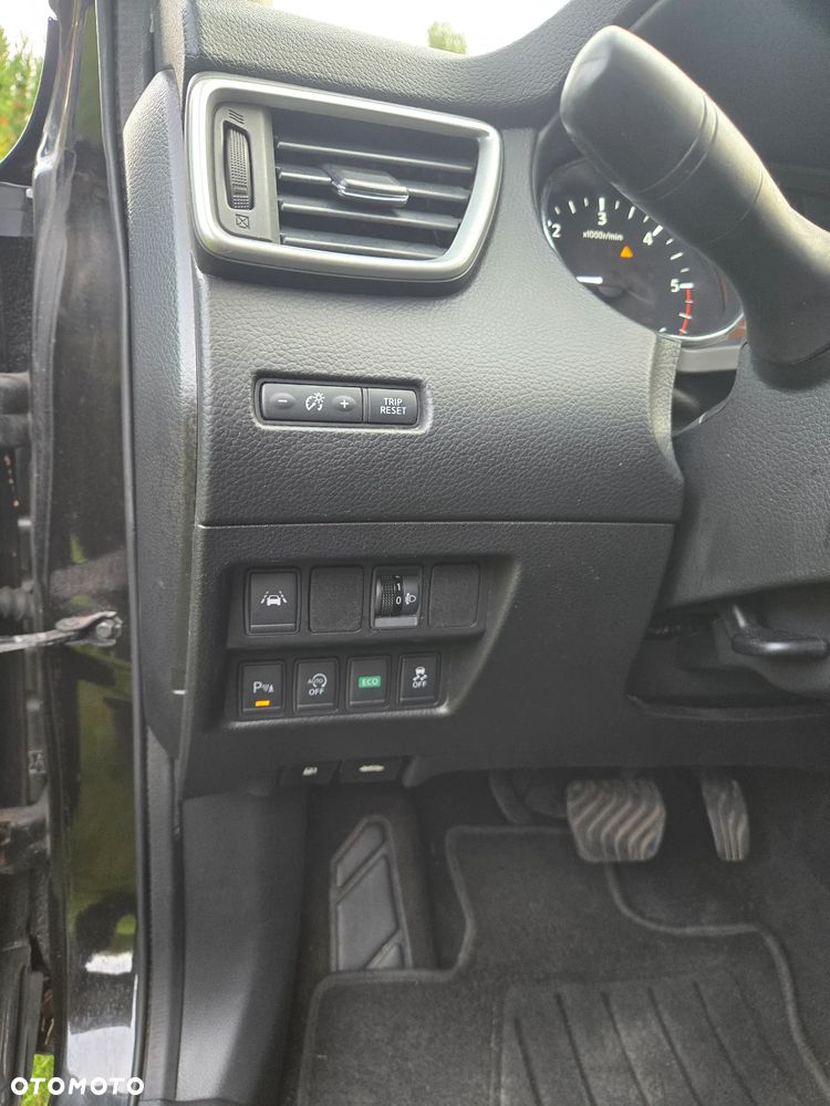 Nissan Qashqai 1.6 DCi N-Connecta Xtronic - 31