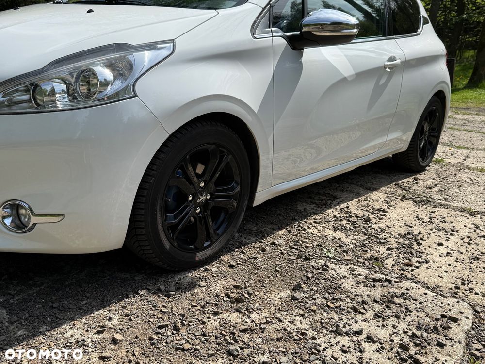 Peugeot 208 - 10