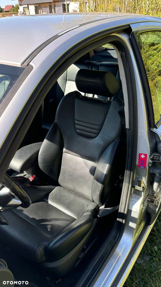 Ford Mondeo 3.0 V6 ST 220 - 17