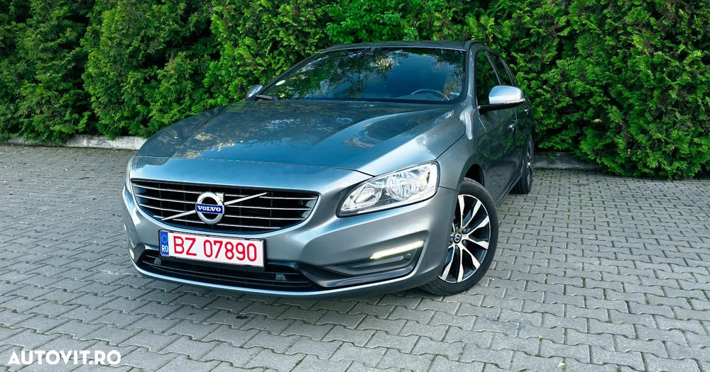 Volvo V60 D2 Momentum - 14