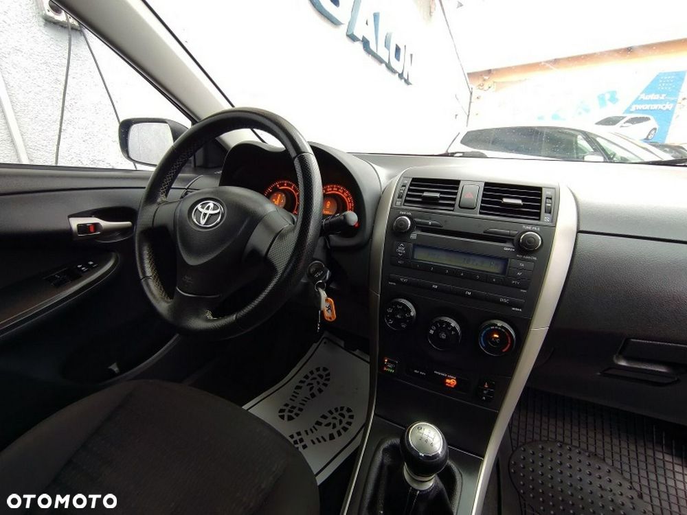 Toyota Corolla - 11