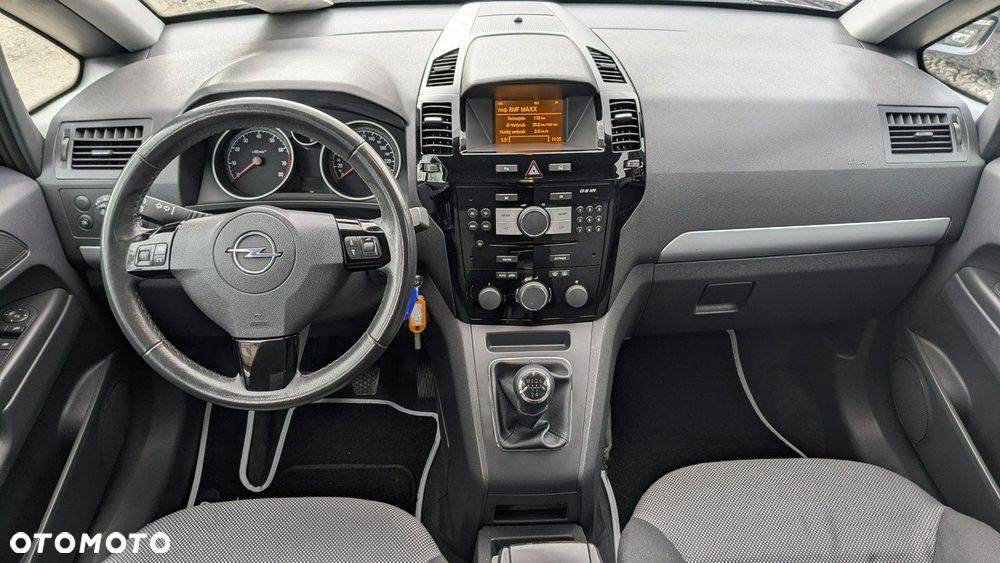 Opel Zafira - 24