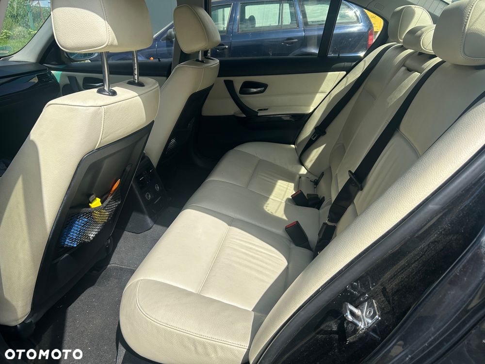 BMW Seria 3 320i - 11