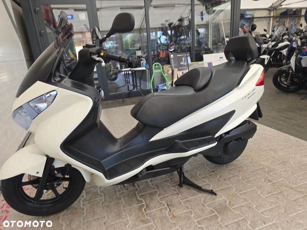 Suzuki Burgman - 20