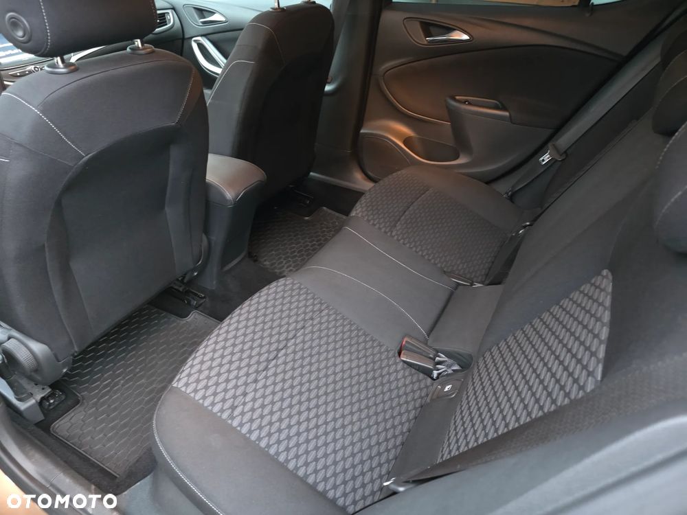 Opel Astra 1.4 T Enjoy - 8