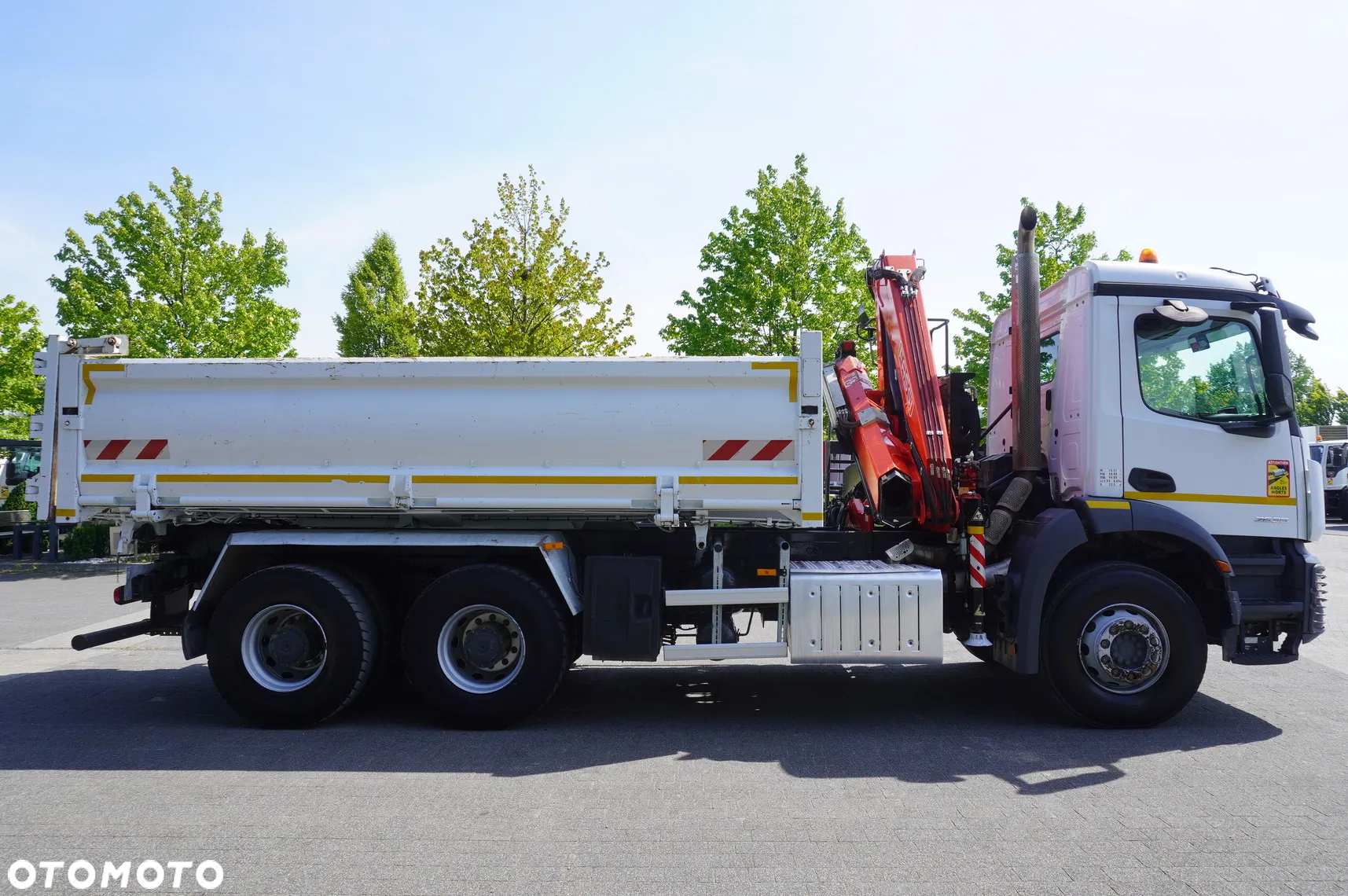 Mercedes-Benz Arocs 2636 / Fassi F155A.0.22 6t / 120 tys. km / Wywrotka 3-stronna / 2 x hydroburta - 9