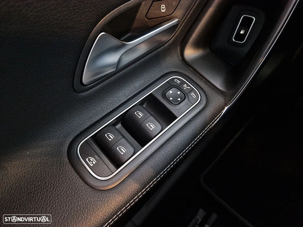 Mercedes-Benz A 250 e - 55