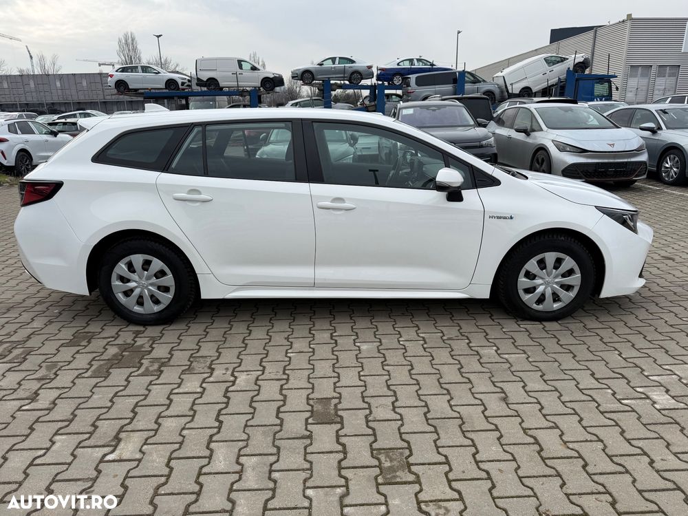 Toyota Corolla 1.8 HSD Business - 18