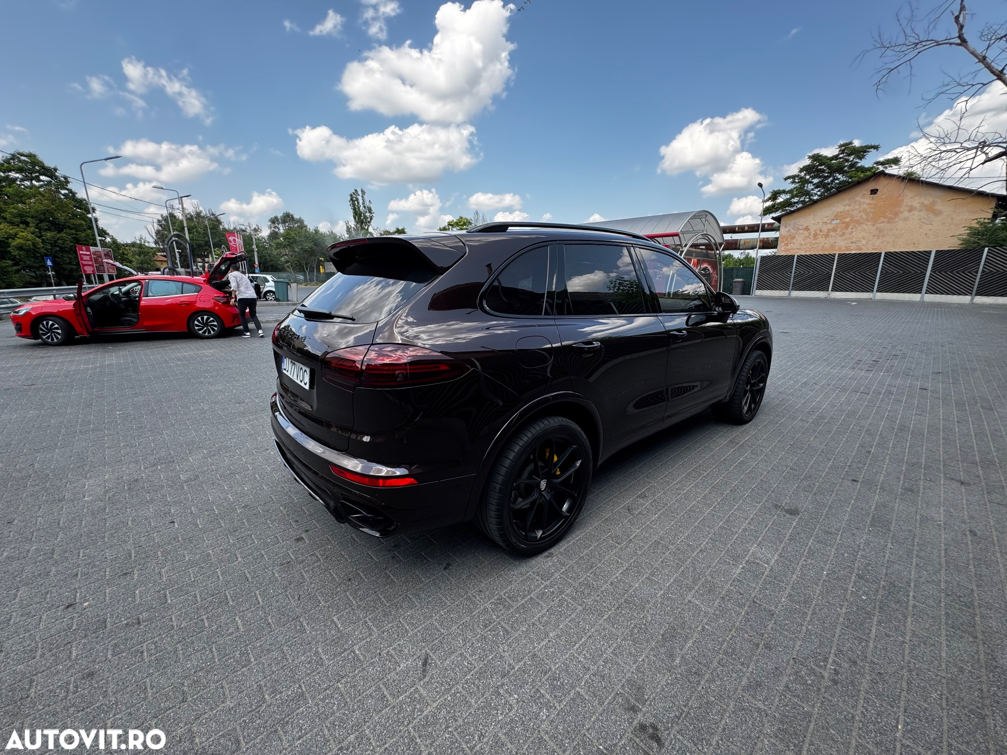 Porsche Cayenne 3.0 L - 12