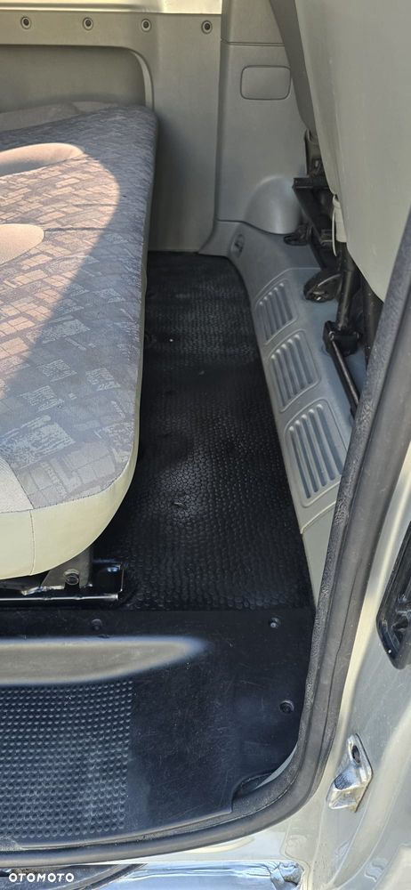 Opel Vivaro - 10