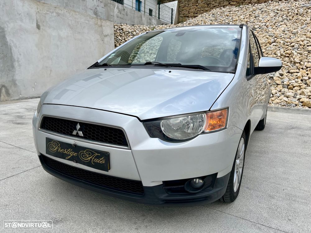 Mitsubishi Colt - 9