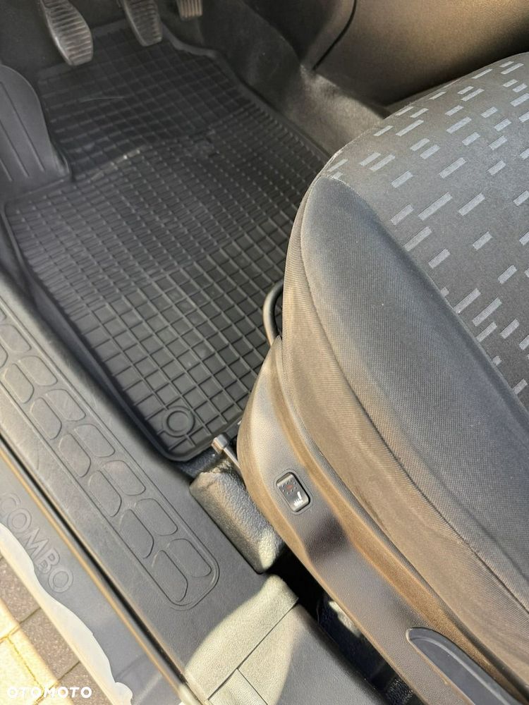 Opel Combo - 24