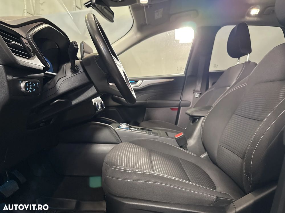 Ford Kuga - 25