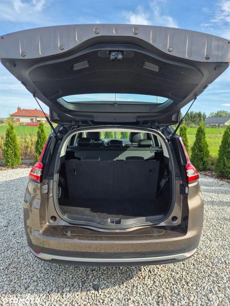 Renault Grand Scenic - 11