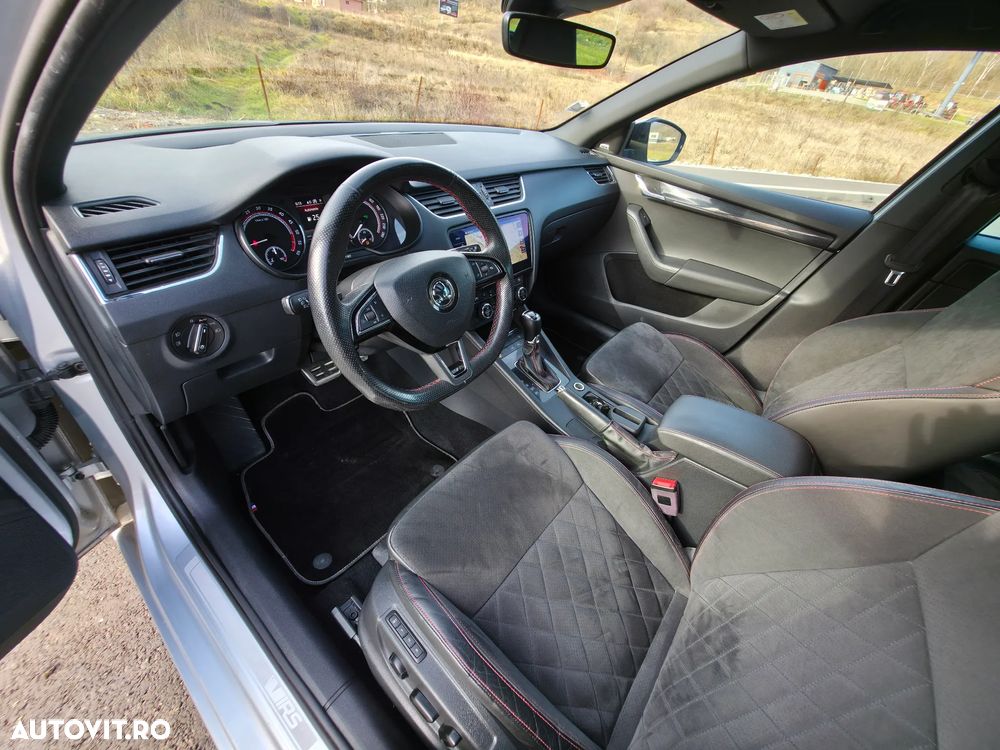 Skoda Octavia Combi 2.0 TDI 4x4 DSG RS - 10