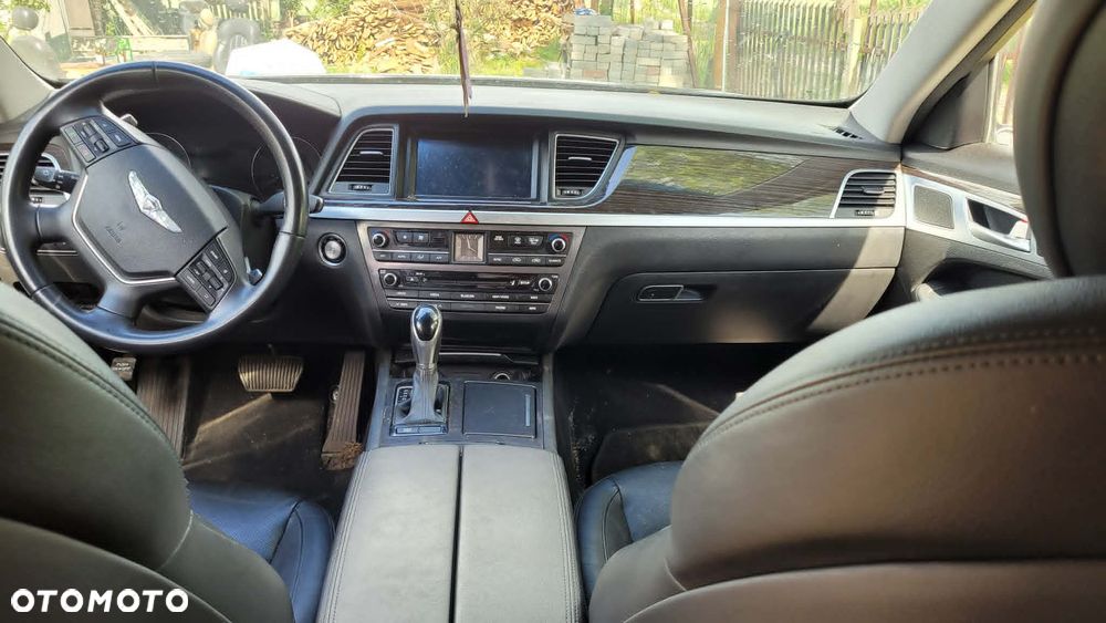 Hyundai Genesis - 6